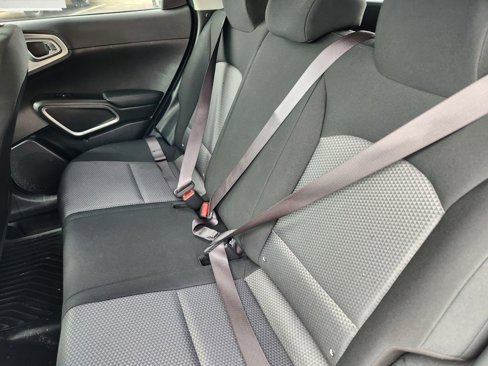 Used 2023 Kia Soul LX image 18