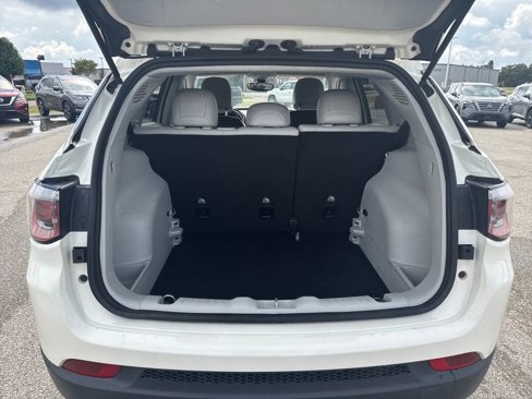 Used 2018 Jeep Compass Latitude w/ Popular Equipment Group image 6
