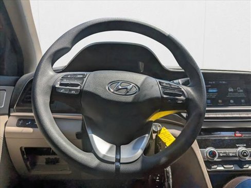 Used 2020 Hyundai Elantra SEL image 11