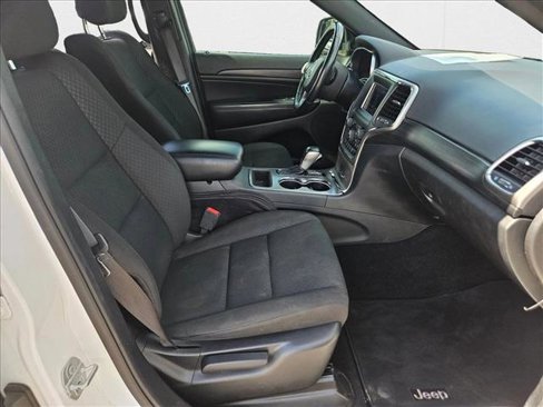 Used 2020 Jeep Grand Cherokee Laredo image 17