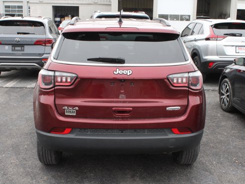 Used 2022 Jeep Compass Latitude image 4