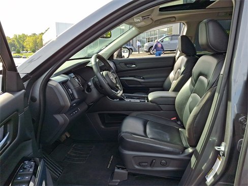 Used 2022 Nissan Pathfinder SL w/ SL Premium Package image 14