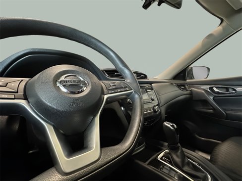 Used 2017 Nissan Rogue S image 19
