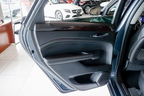 Used 2013 Cadillac SRX Luxury image 17