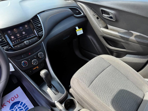Used 2022 Chevrolet Trax LS w/ Tint and Cruise Package image 14