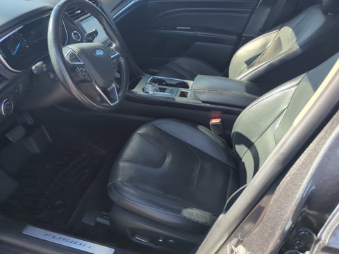 Used 2019 Ford Fusion Titanium image 10