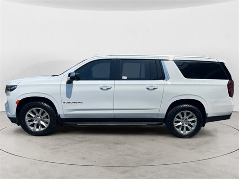 Used 2023 Chevrolet Suburban Premier image 2