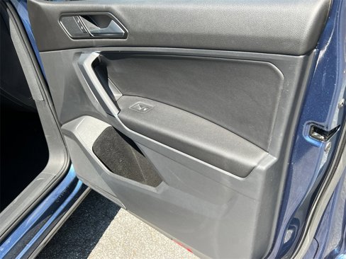 Used 2018 Volkswagen Tiguan SE image 13