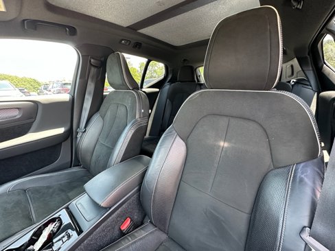 Used 2020 Volvo XC40 T5 R-Design w/ Protection Package image 16