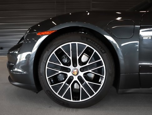 Used 2023 Porsche Taycan image 13