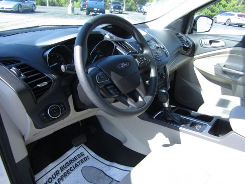 Used 2017 Ford Escape SE w/ SE Cold Weather Package image 8