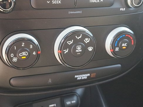 Used 2019 Kia Soul image 16