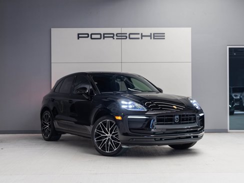 Certified 2024 Porsche Macan image 9