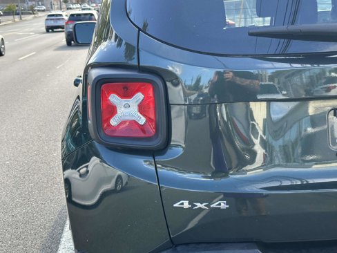 Used 2021 Jeep Renegade Sport image 10