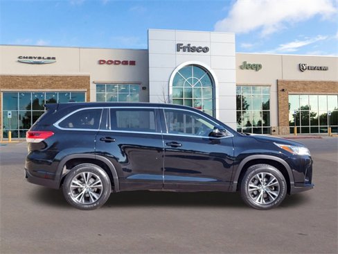 Used 2018 Toyota Highlander Plus image 2