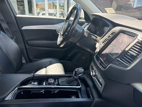 Used 2018 Volvo XC90 T5 Momentum w/ Convenience Package image 33