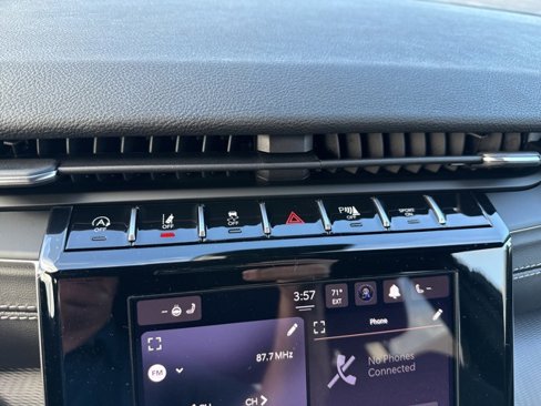 New 2025 Jeep Grand Cherokee Laredo w/ Luxury Tech Group I image 31