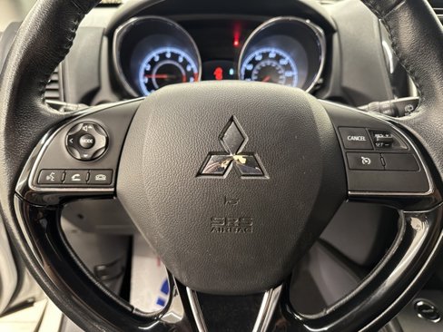 Used 2021 Mitsubishi Outlander Sport SE image 28