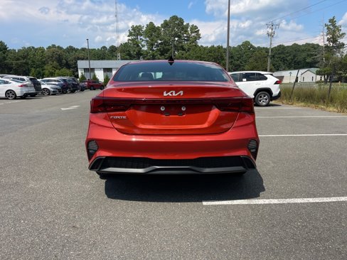 Used 2024 Kia Forte LXS w/ LXS Technology Package image 6