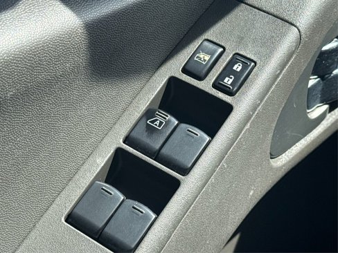 Used 2014 Nissan Frontier PRO-4X image 32