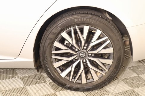 Used 2024 Nissan Altima 2.5 SV image 17