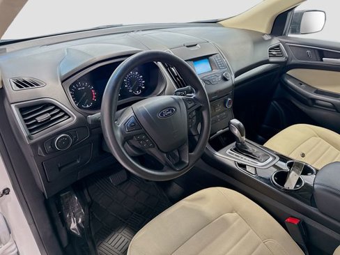 Used 2017 Ford Edge SE image 8