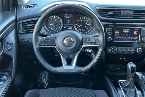 Used 2019 Nissan Rogue Sport S image 17
