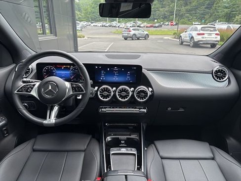 Used 2025 Mercedes-Benz GLA 250 4MATIC image 40