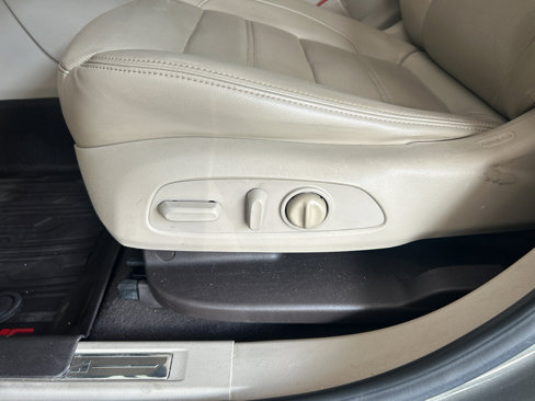 Used 2018 GMC Acadia Denali image 17