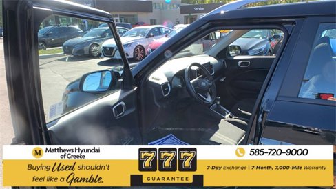 Used 2025 Hyundai Venue SEL image 9