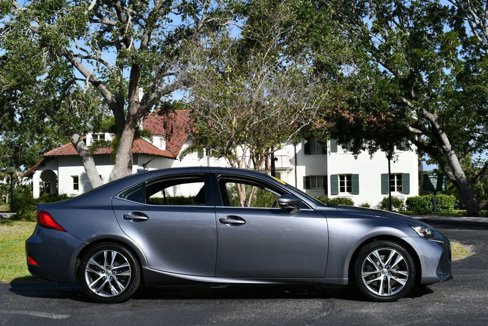 Used 2018 Lexus IS 300 image 32
