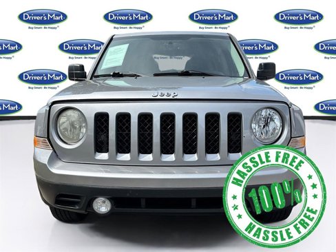 Used 2017 Jeep Patriot Latitude image 2