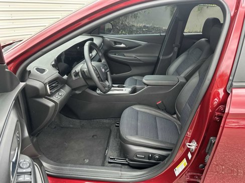Used 2024 Buick Envista Preferred w/ Convenience I Package image 2