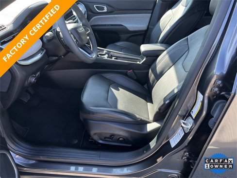 Used 2023 Jeep Compass Latitude image 24