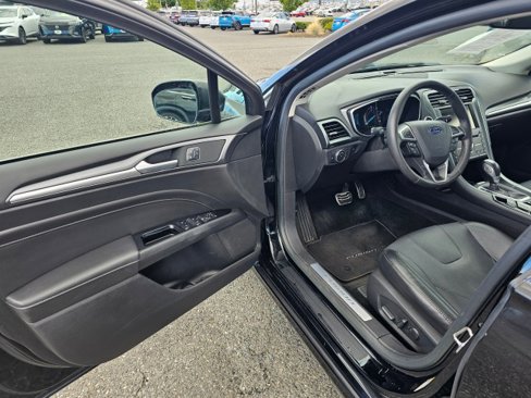 Used 2016 Ford Fusion Energi Titanium w/ Driver Assist Package image 24