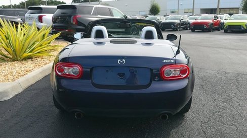 Used 2010 MAZDA MX-5 Miata Touring image 19