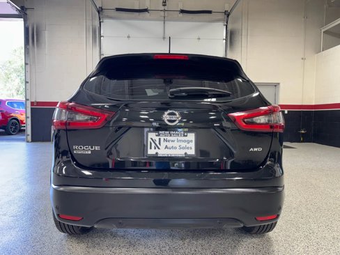 Used 2021 Nissan Rogue Sport S image 13