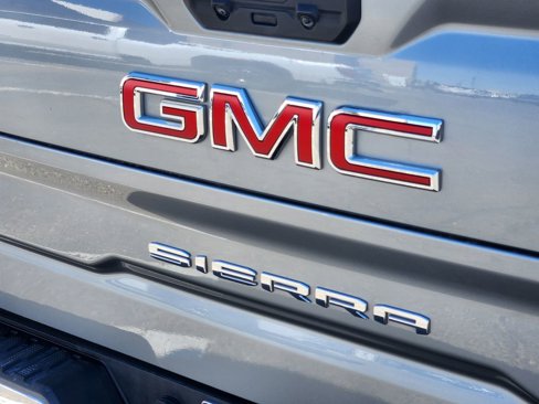 Used 2024 GMC Sierra 1500 SLT image 9