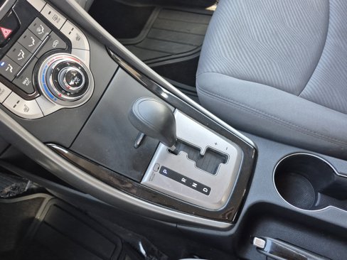 Used 2013 Hyundai Elantra GLS w/ Preferred Pkg image 14