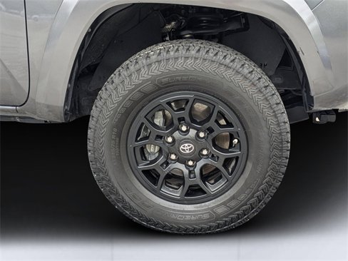 Used 2022 Toyota Tacoma SR5 image 11