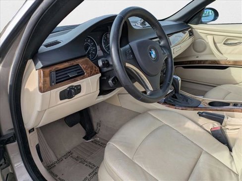 Used 2008 BMW 328i Convertible image 9