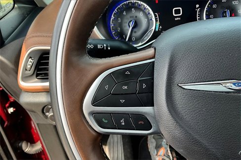 Used 2018 Chrysler Pacifica Limited image 11
