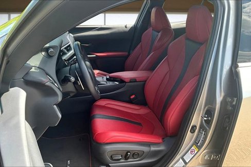 Used 2019 Lexus UX 200 image 25