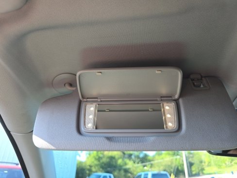 Certified 2024 GMC Terrain SLT image 22