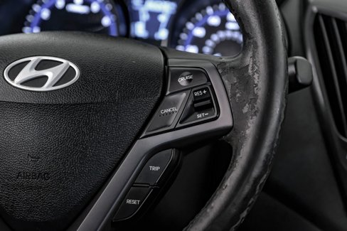 Used 2013 Hyundai Veloster Turbo image 17