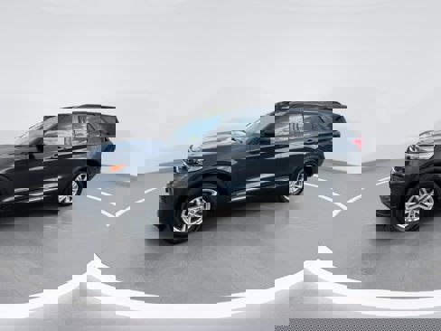 Used 2022 Ford Explorer XLT image 9