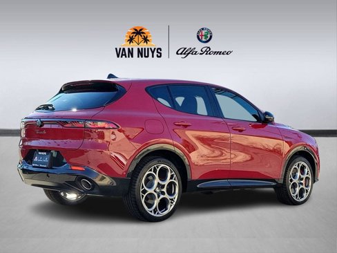 New 2024 Alfa Romeo Tonale Veloce image 2