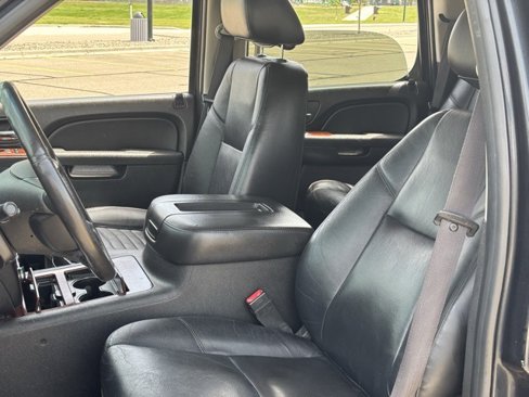 Used 2012 Chevrolet Tahoe LTZ image 7