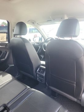 Used 2020 Volkswagen Tiguan SE image 12