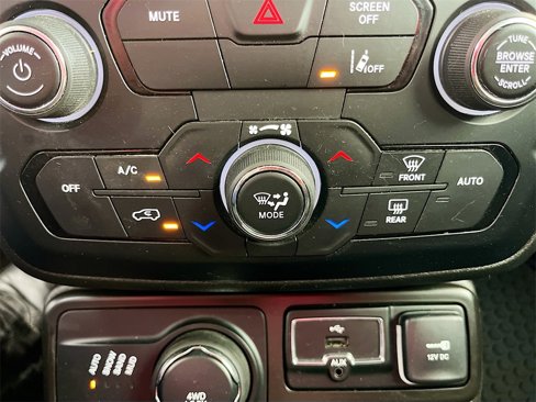 Used 2022 Jeep Renegade Latitude w/ Convenience Group image 16